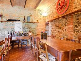 Apartment in Peccioli With Pool and Wine Tasting