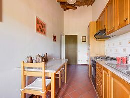 Apartment in Peccioli With Pool and Wine Tasting