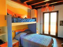 Divine Holiday Home in Giosa Marea with Sauna & Hot Tub