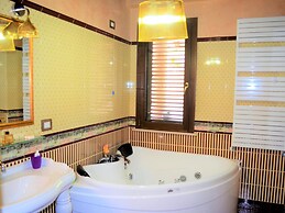 Divine Holiday Home in Giosa Marea with Sauna & Hot Tub