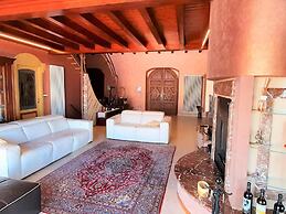 Divine Holiday Home in Giosa Marea with Sauna & Hot Tub