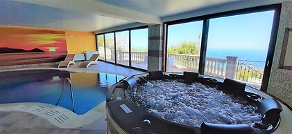 Divine Holiday Home in Giosa Marea with Sauna & Hot Tub