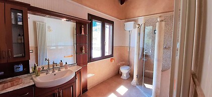 Divine Holiday Home in Giosa Marea with Sauna & Hot Tub