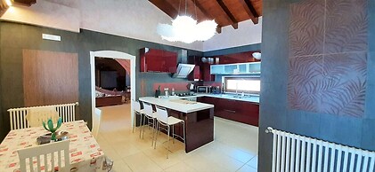 Divine Holiday Home in Giosa Marea with Sauna & Hot Tub