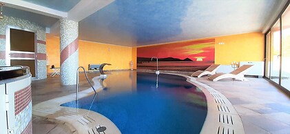 Divine Holiday Home in Giosa Marea with Sauna & Hot Tub