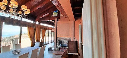 Divine Holiday Home in Giosa Marea with Sauna & Hot Tub