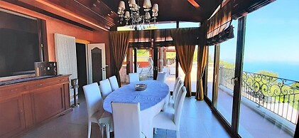 Divine Holiday Home in Giosa Marea with Sauna & Hot Tub