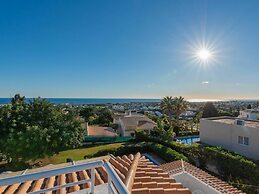 Cozy Villa in Albufeira With Swimming Pool