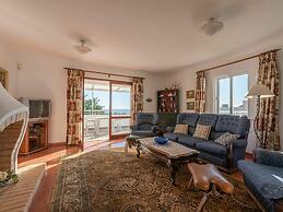 Cozy Villa in Albufeira With Swimming Pool