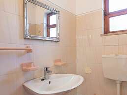 Cozy Villa in Albufeira With Swimming Pool