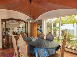 Cozy Villa in Albufeira With Swimming Pool