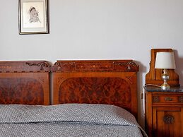 Tuscan Farmhouse in Peccioli with Swimming Pool near Lakes