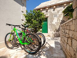 Beautiful Holiday Home on the Island Brac, With the Sea and a Small Be