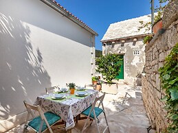 Beautiful Holiday Home on the Island Brac, With the Sea and a Small Be