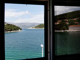 Beautiful Holiday Home on the Island Brac, With the Sea and a Small Be