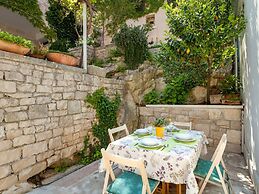 Beautiful Holiday Home on the Island Brac, With the Sea and a Small Be