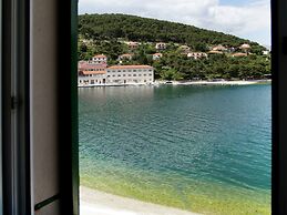 Beautiful Holiday Home on the Island Brac, With the Sea and a Small Be