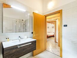 Belvilla by OYO Casa Colonia Mansarda