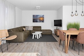 Villa by Lake Veere With Sauna