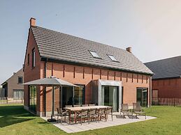 Luxury Villa With Wine Fridge