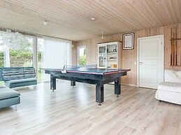 8 Person Holiday Home in Borkop