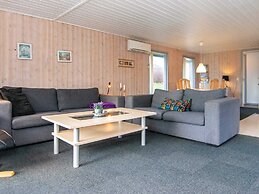 Modern Cottage Oasis in Arrild