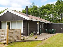 Modern Cottage Oasis in Arrild