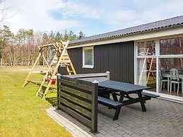 8 Person Holiday Home in Logstor