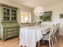 8 Person Holiday Home in Harpelunde
