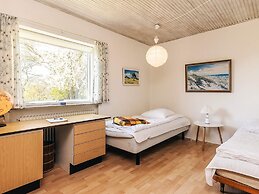 8 Person Holiday Home in Harpelunde