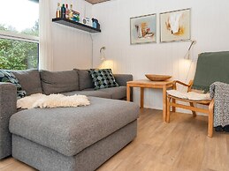 Sunny Hillside Cottage-by Traum