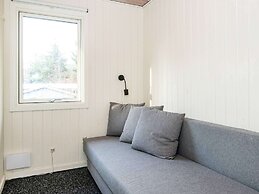 Sunny Hillside Cottage-by Traum