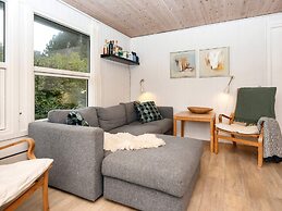 Sunny Hillside Cottage-by Traum