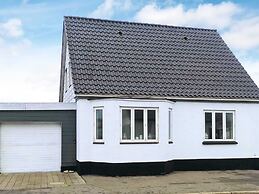 Seaside Retreat in Thyboron-by Traum