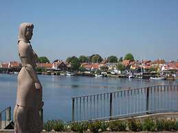 Tranquil Seaside Haven-by Traum
