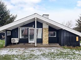 Cozy Coastal Retreat in Gronhoj-by Traum