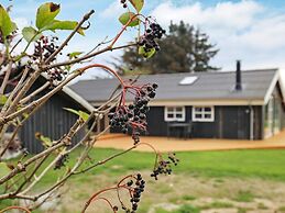 Cozy Coastal Retreat in Gronhoj-by Traum