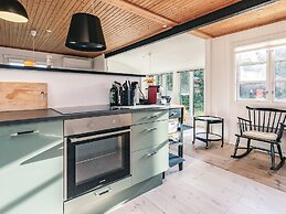 6 Person Holiday Home in Vaeggerlose