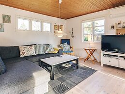 6 Person Holiday Home in Vaeggerlose