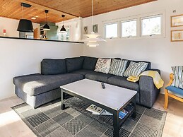 6 Person Holiday Home in Vaeggerlose