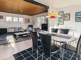 6 Person Holiday Home in Vaeggerlose