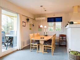 6 Person Holiday Home in Hemmet