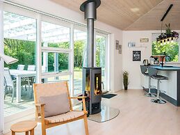 6 Person Holiday Home in Tarm