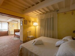 Holiday Home in Cortona With Swimming Pool