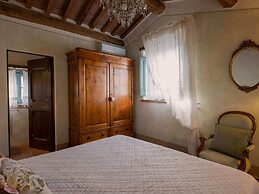 Holiday Home in Cortona With Swimming Pool