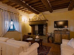 Holiday Home in Cortona With Swimming Pool