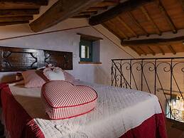 Holiday Home in Cortona With Swimming Pool