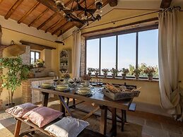 Holiday Home in Cortona With Swimming Pool