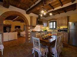 Holiday Home in Cortona With Swimming Pool