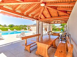 Beautiful Mobile Home in Banjole With Swimming Pool